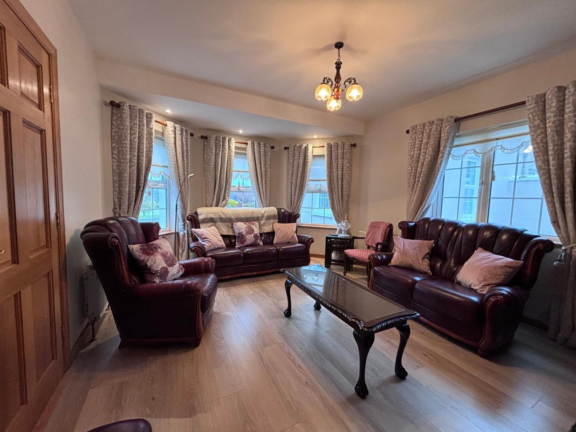 The Lodge Self Catering Castlerea Exteriör bild